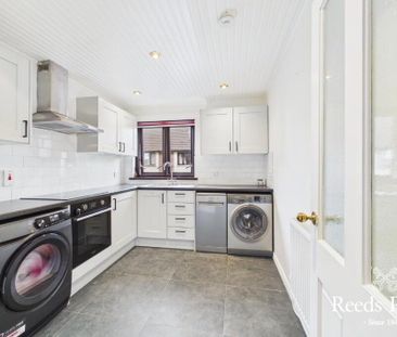 9 Knocklofty Court, Belfast, BT4 3NF - Photo 4