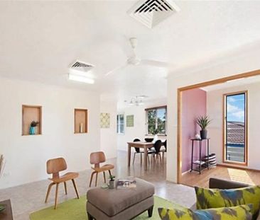 CHARMING 3 BEDROOM HOME IN MOUNT LOUISA! - Photo 1