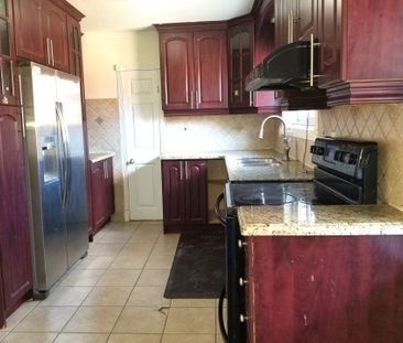 For Lease - 182 Confederation Drive Unit# Main Floor, Toronto, Ontario - Photo 2