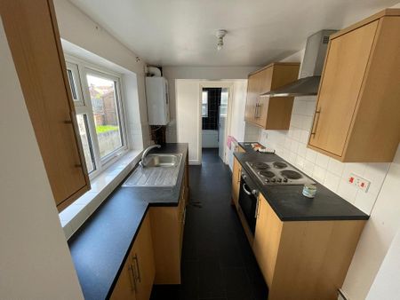 3 bedroom terraced house to rent - Photo 5