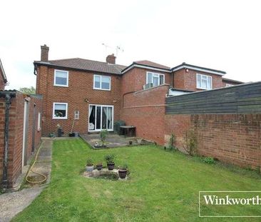 Manor Way, Borehamwood, Hertfordshire, WD6 - Photo 5