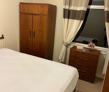 3 Bed Flat, Calder Road, EH11 - Photo 3