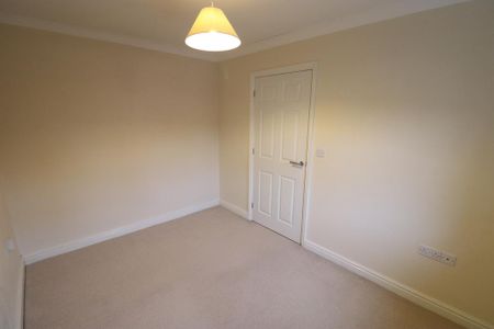 2 bedroom semi-detached bungalow to rent - Photo 5