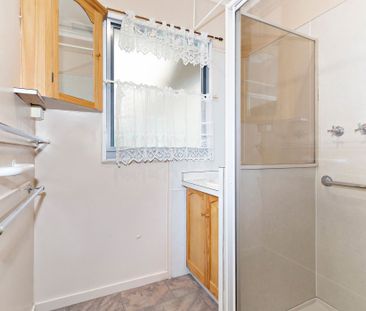 Family Comfort and Classic Charm - Photo 6