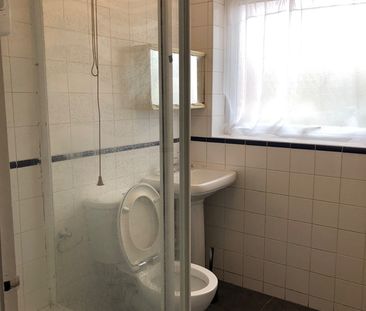 1 Bed Flat, Dellow Close, IG2 - Photo 6