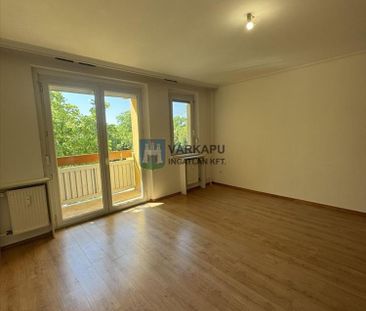 Kiadó jó állapotú panel lakás - Székesfehérvár - Photo 2