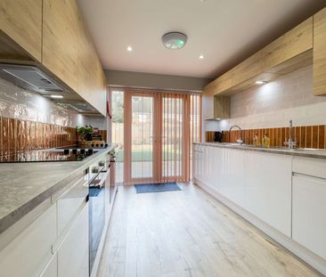 OX Living is proud to present this high-quality 8-bedroom co-living... - Photo 6