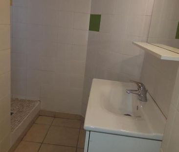 Location Appartement 2 pièces 56m² MILLAU 12100 - Photo 3
