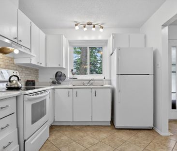 For Lease - 16-164 BARROW Crescent, Kanata, Ontario - Photo 3
