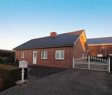 Ruime woning met 4 slpk. en garage in centrum Molenbeersel. - Photo 3