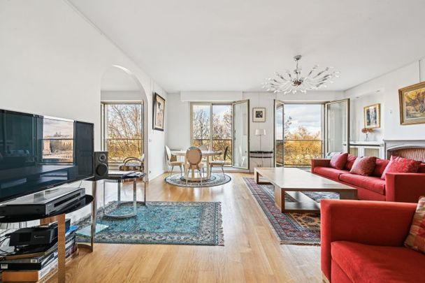 Location Appartement Paris 7 5 Pièces 165 m² - Photo 1