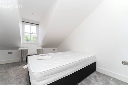 4 bedroom terraced house to rent - Photo 4