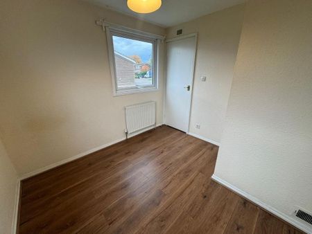 3 bedroom end of terrace house to rent - Photo 5