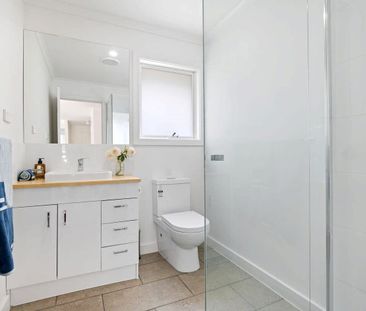 Coastal and Stylish - Photo 2