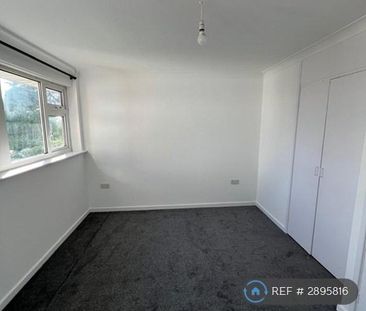 2 bedroom end of terrace house to rent - Photo 5