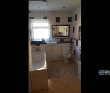 1 bedroom in a house share to rent - Photo 6