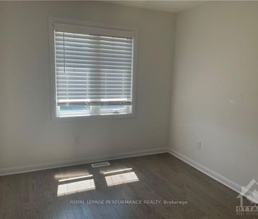 For Lease - 1039 Speedvale Court, Kanata, Ontario - Photo 2