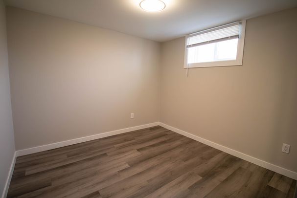 ** BEAUTIFUL ** 3 Bedroom Lower Unit in Welland!! - Photo 1