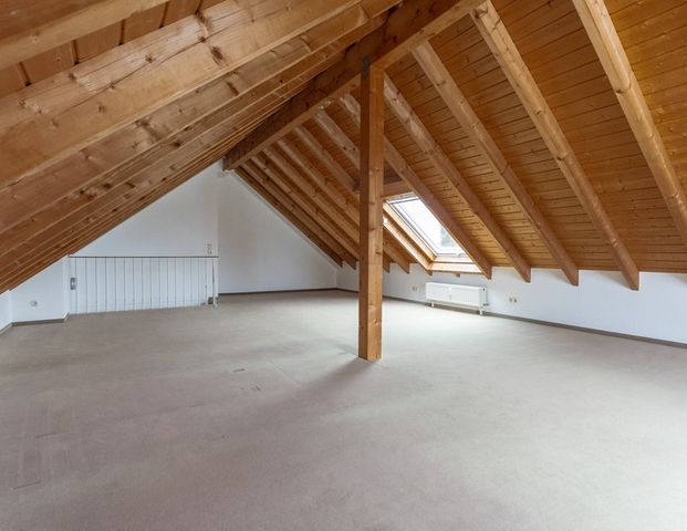 Schöne ca. 134,9 m² große 3-Zimmer-Maisonettewohnung mit Dachatelier und Westloggia in Garenfeld! - Photo 1
