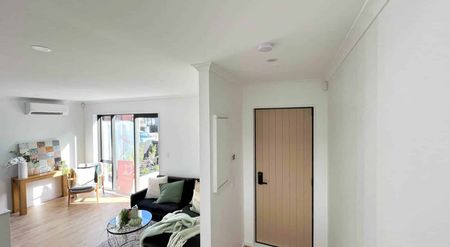 Modern Townhouse in the Heart of Hobsonville - Photo 2