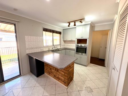 11 Cruickshank Avenue, Whyalla Stuart - Photo 5