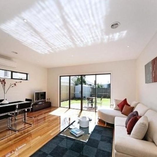 27A Castlewood Street, Bentleigh East VIC 3165 - Townhouse For Rent | Domain - Photo 1