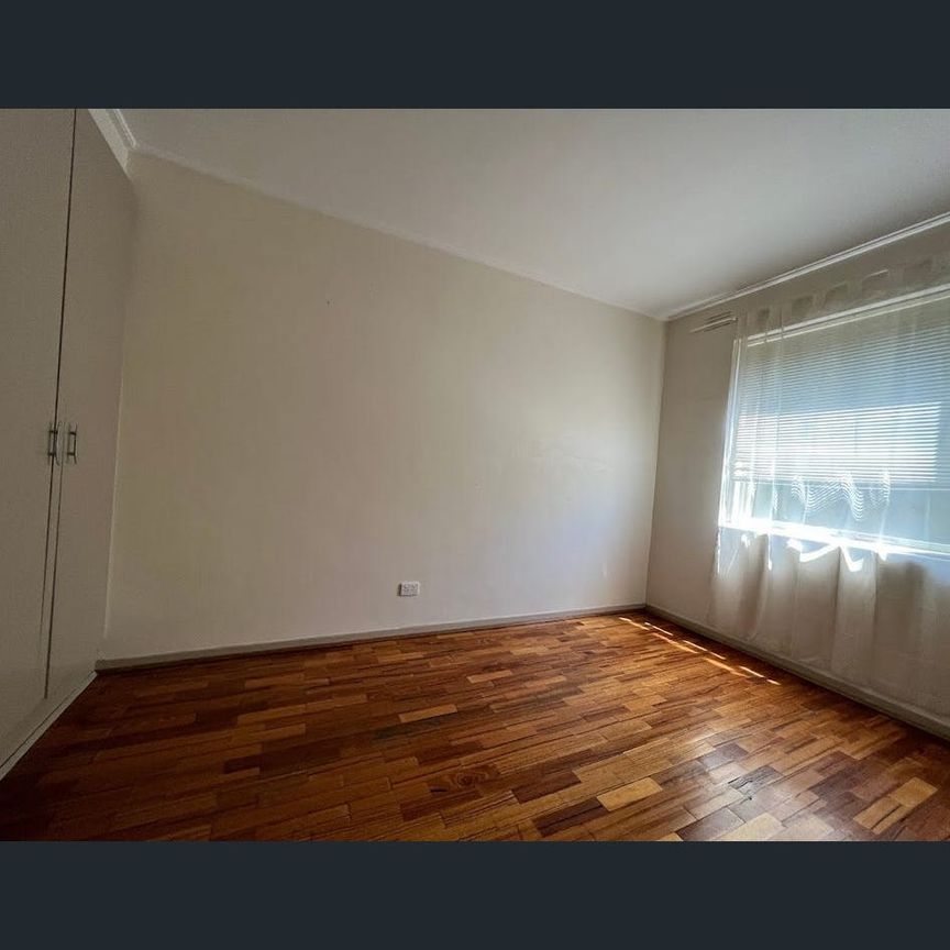 EASY LIVING - Photo 1