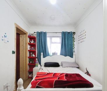 5 bedroom semi-detached house to rent - Photo 6