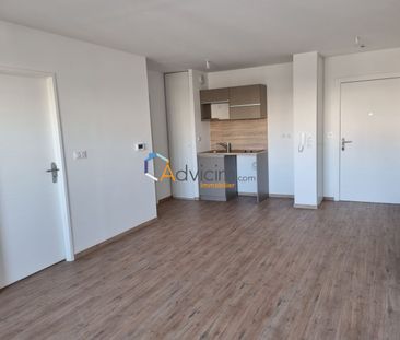 F 2 avec parking - Photo 1
