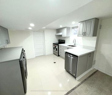 Detached Home For Lease | X8118850 - Photo 1