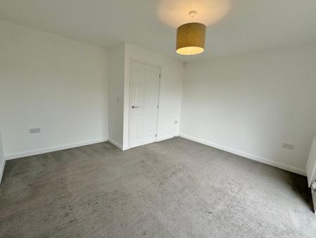 2 bedroom semi-detached house to rent - Photo 4