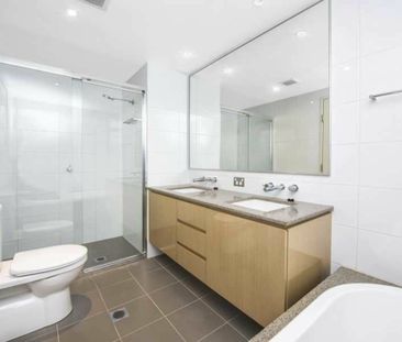 Entertainers Courtyard Apartment....This Is Living !! - Photo 6