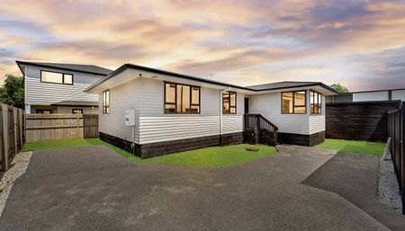 For Rent: Spacious 3-Bedroom Home in Mangere East! - Photo 2