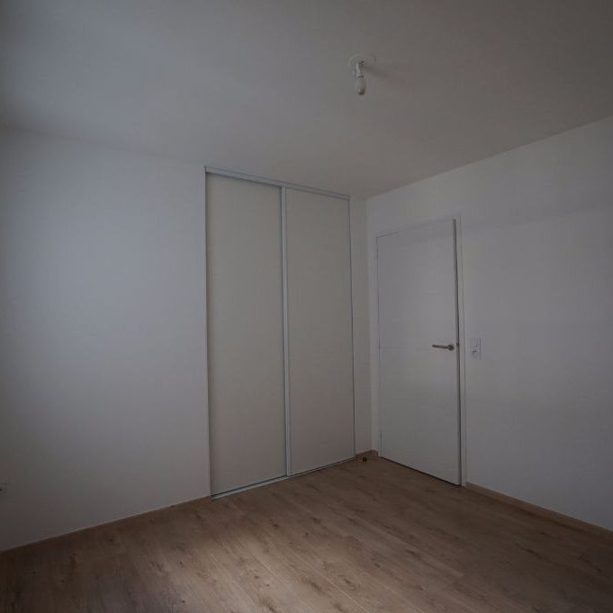 LOCATION : appartement F3 (61 m²) à ROYAN - Photo 1