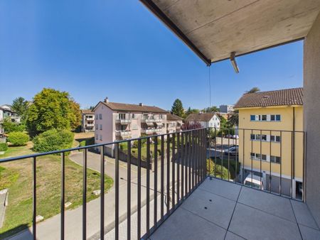 Sonniger Balkon, Minergie-Standard, Lift & Perfekte ÖV-Anbindung! - Photo 4