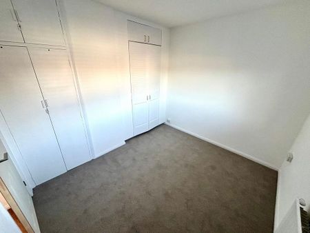 2 bedroom semi-detached house to rent - Photo 5