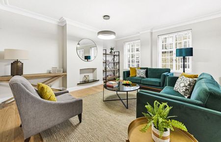 A 3 bedroom flat to rent in Kensington, W8 - Photo 2