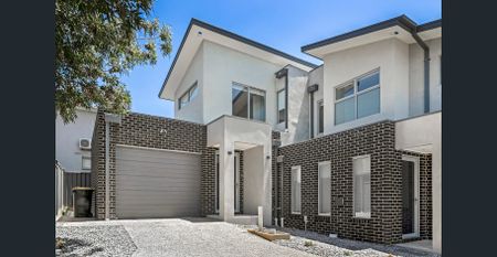 CUTTING EDGE STYLE AND LUXURY! - Photo 2