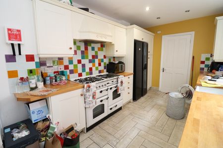 Room in a Shared House, Melrose Avenue, NW2 - Photo 4