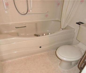 1 bedroom retirement property to rent - Photo 6