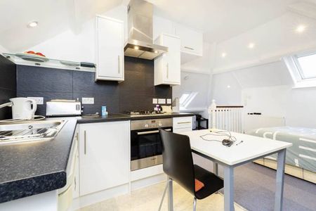 Modern Studio - Photo 4