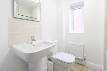 1 bedroom in a house share to rent - Photo 4