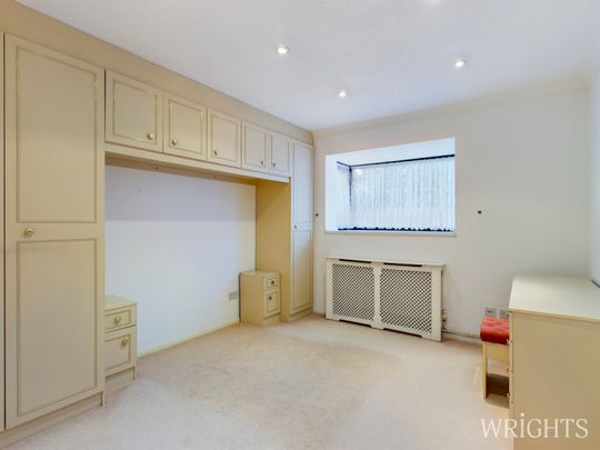 2 bedroom Mid Terraced House - PARKSIDE, WELWYN - Photo 1