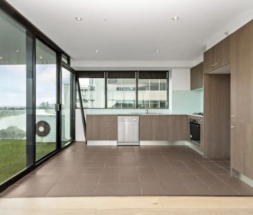 Breathtaking Panoramic Views to Albert Park Lake! - Photo 4