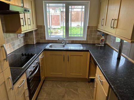 1 Bedroom Maisonette - Photo 3