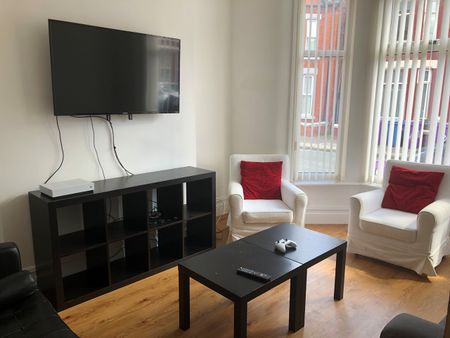 6 Bed Terraced House, Kenmare Road, L15 - Photo 3