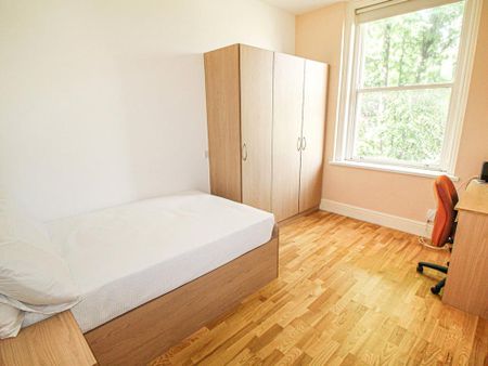 3 bedroom apartment to rent - Photo 4