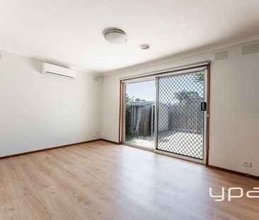 13 Micheline Street, TULLAMARINE - Photo 3