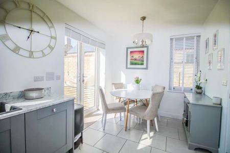 3 bedroom semi-detached house to rent - Photo 3