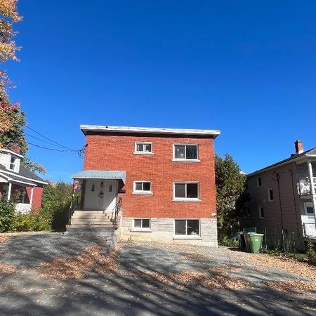 Grand 5 1/2 à louer - Chauffage et eau chaude inclus - Photo 4